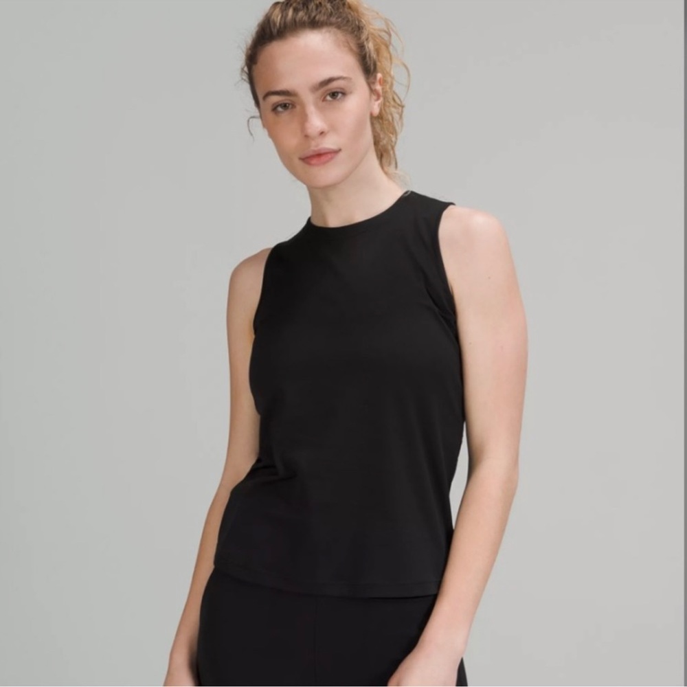 Lululemon Nulu wrap back yoga tank in black size 8